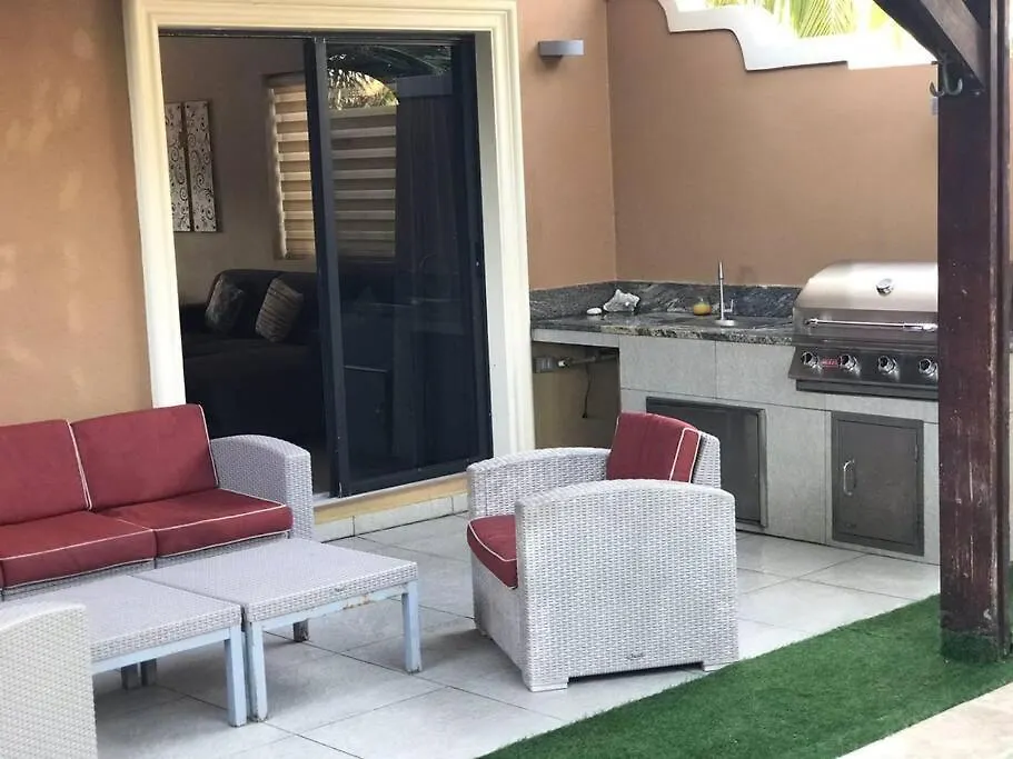 Luxurious 3 Bedroom House In Gold Coast Palm Beach Сasa de vacaciones