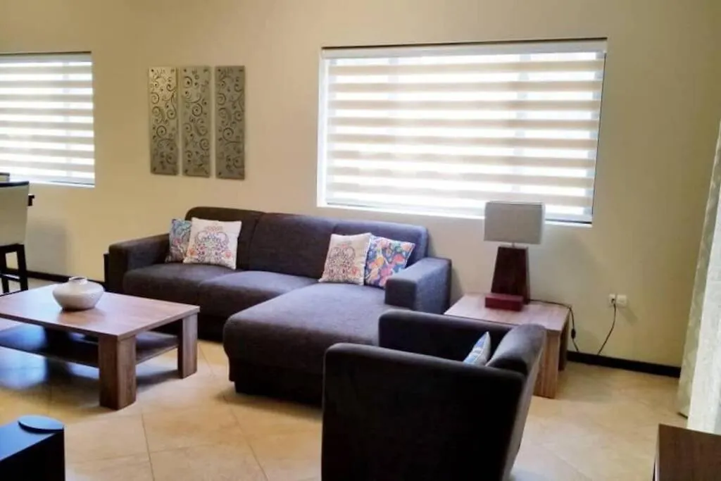 Luxurious 3 Bedroom House In Gold Coast Palm Beach