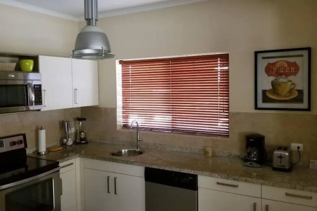 Сasa de vacaciones Luxurious 3 Bedroom House In Gold Coast Palm Beach